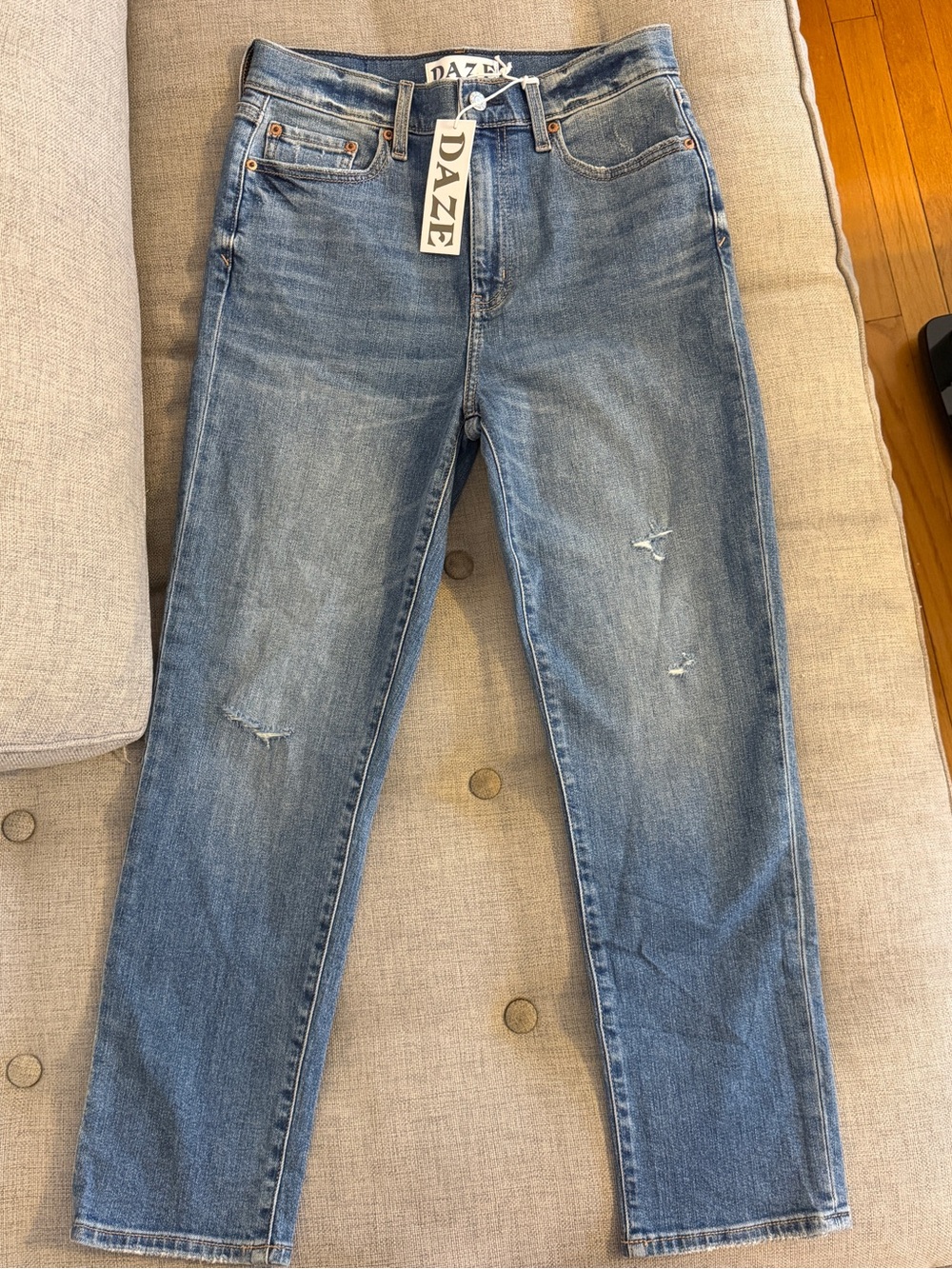 DAZE Women's Light Blue Straight-Leg Jeans size 28
